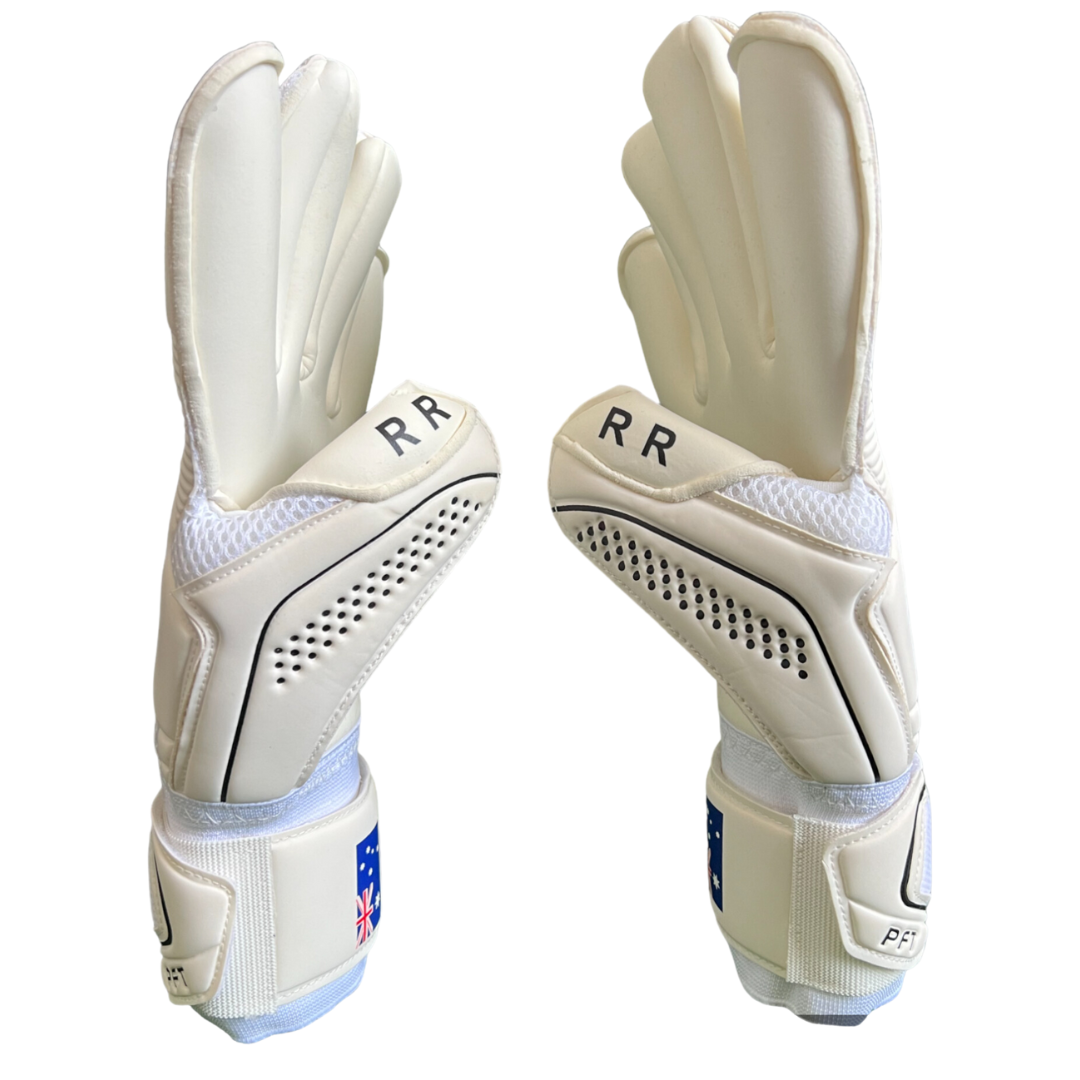 DFB18 Goalkeeper Gloves